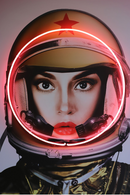 Neón LED Retro NASA Dorado | Andrew Martin Space Girl