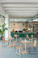 Mesa de Comedor Cuadrada con Pedestal | Ethnicraft Torsion | Oroa.es